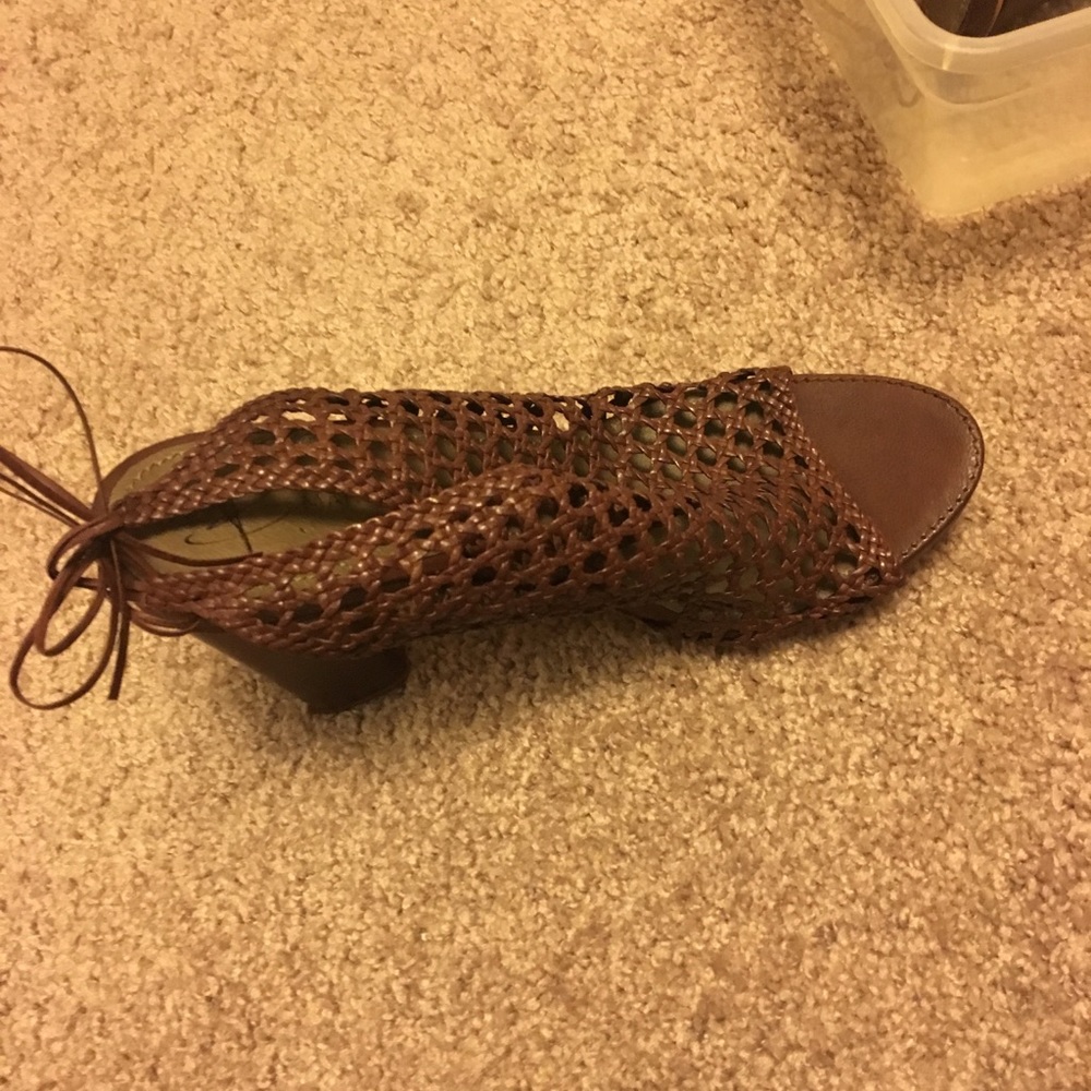 B. Makowsky heels